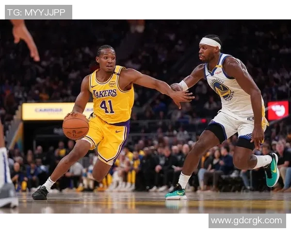 2019年12月湖人对决开拓者精彩回顾与赛后分析